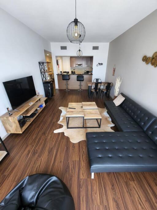 Cozy 1Br In Iconic Tower Apartment Abu Dhabi Exterior foto