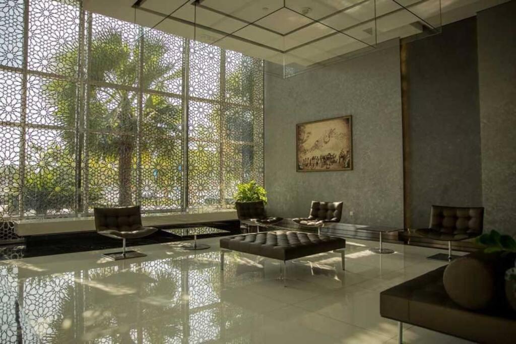 Cozy 1Br In Iconic Tower Apartment Abu Dhabi Exterior foto