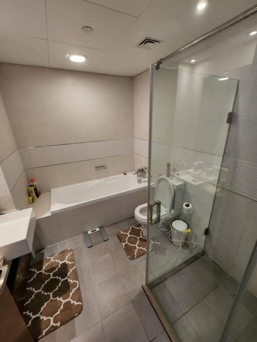 Cozy 1Br In Iconic Tower Apartment Abu Dhabi Exterior foto