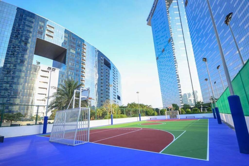 Cozy 1Br In Iconic Tower Apartment Abu Dhabi Exterior foto